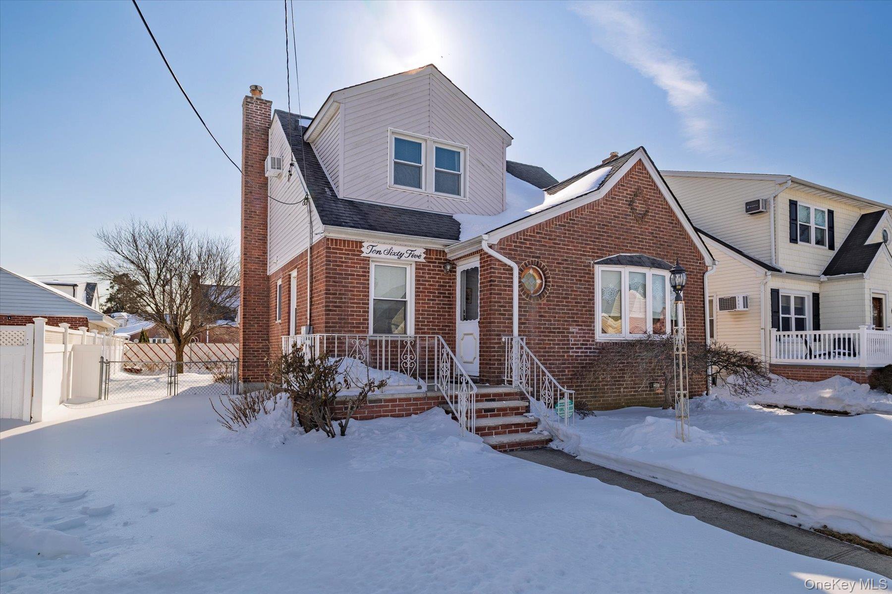 1065 Russell Street, Franklin Square, NY 11010