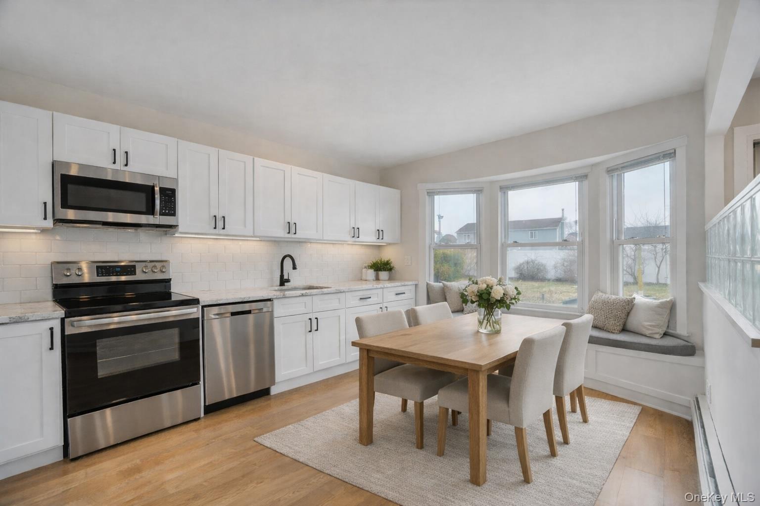 40 Sequoia Way, Holbrook, NY 11741