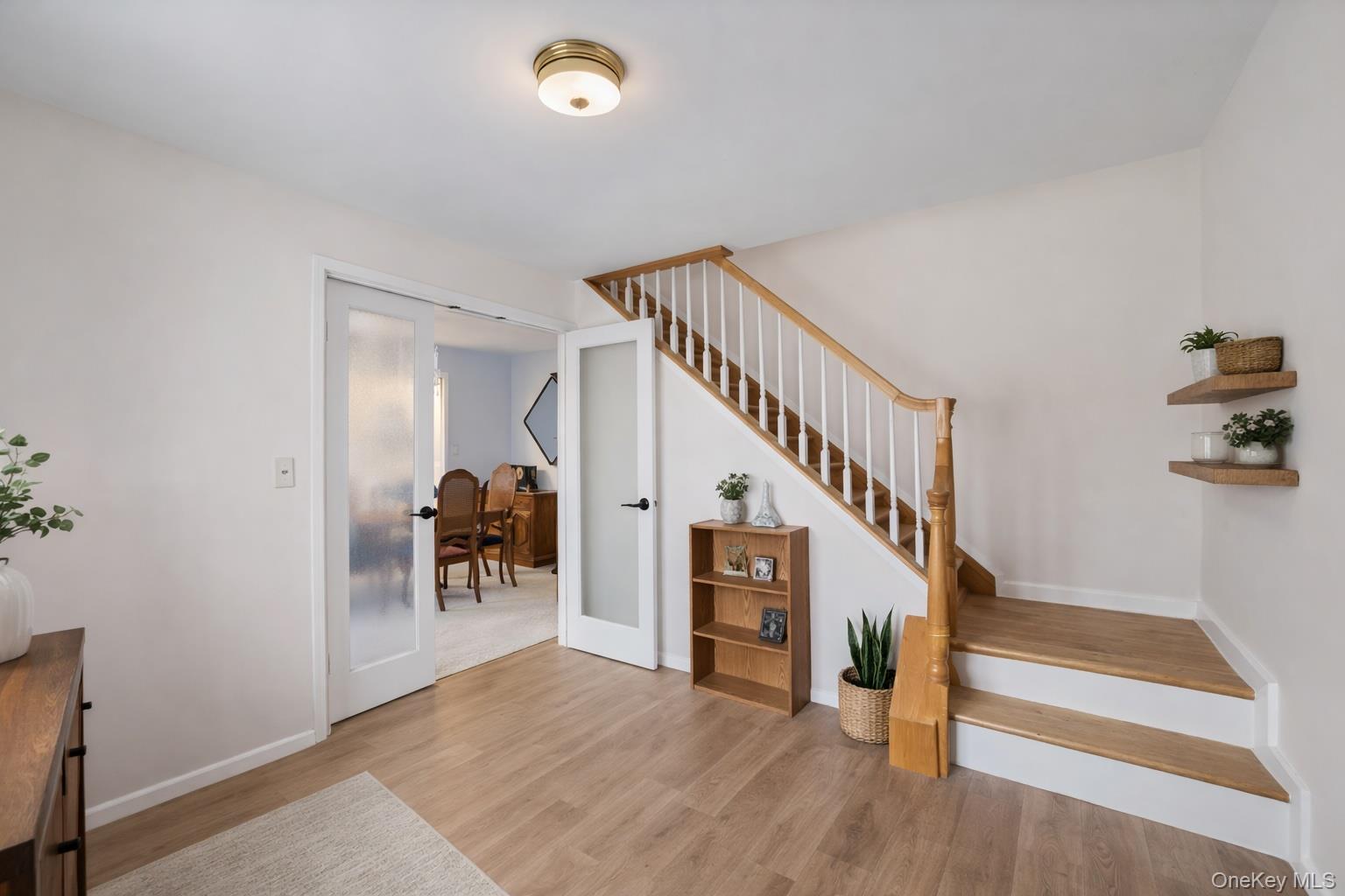 40 Sequoia Way, Holbrook, NY 11741