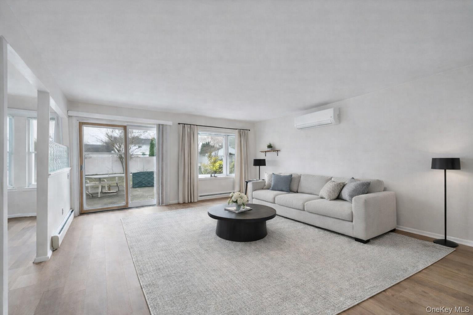 40 Sequoia Way, Holbrook, NY 11741