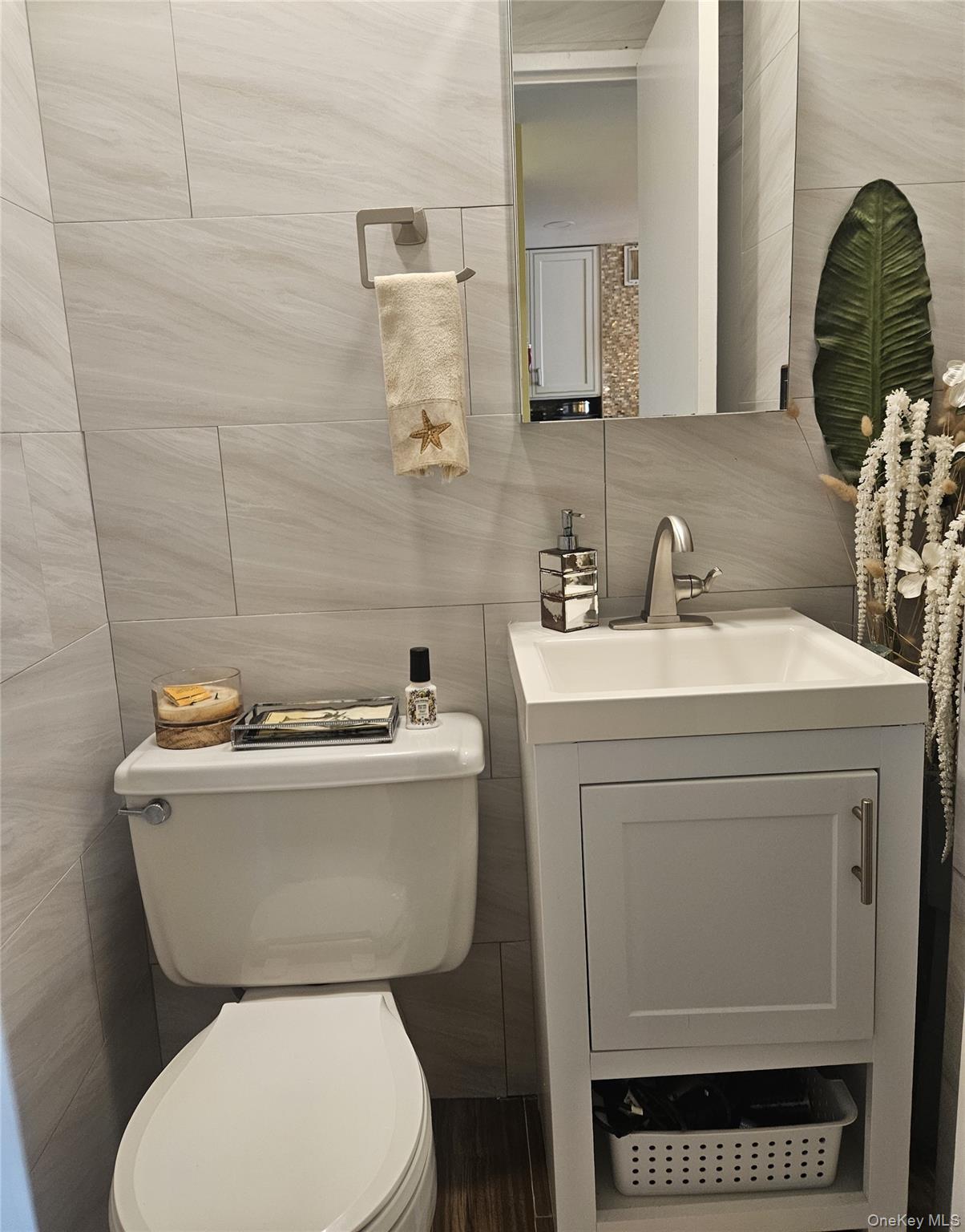 2 Richmond Road # 4th Floor, Lido Beach, NY 11561