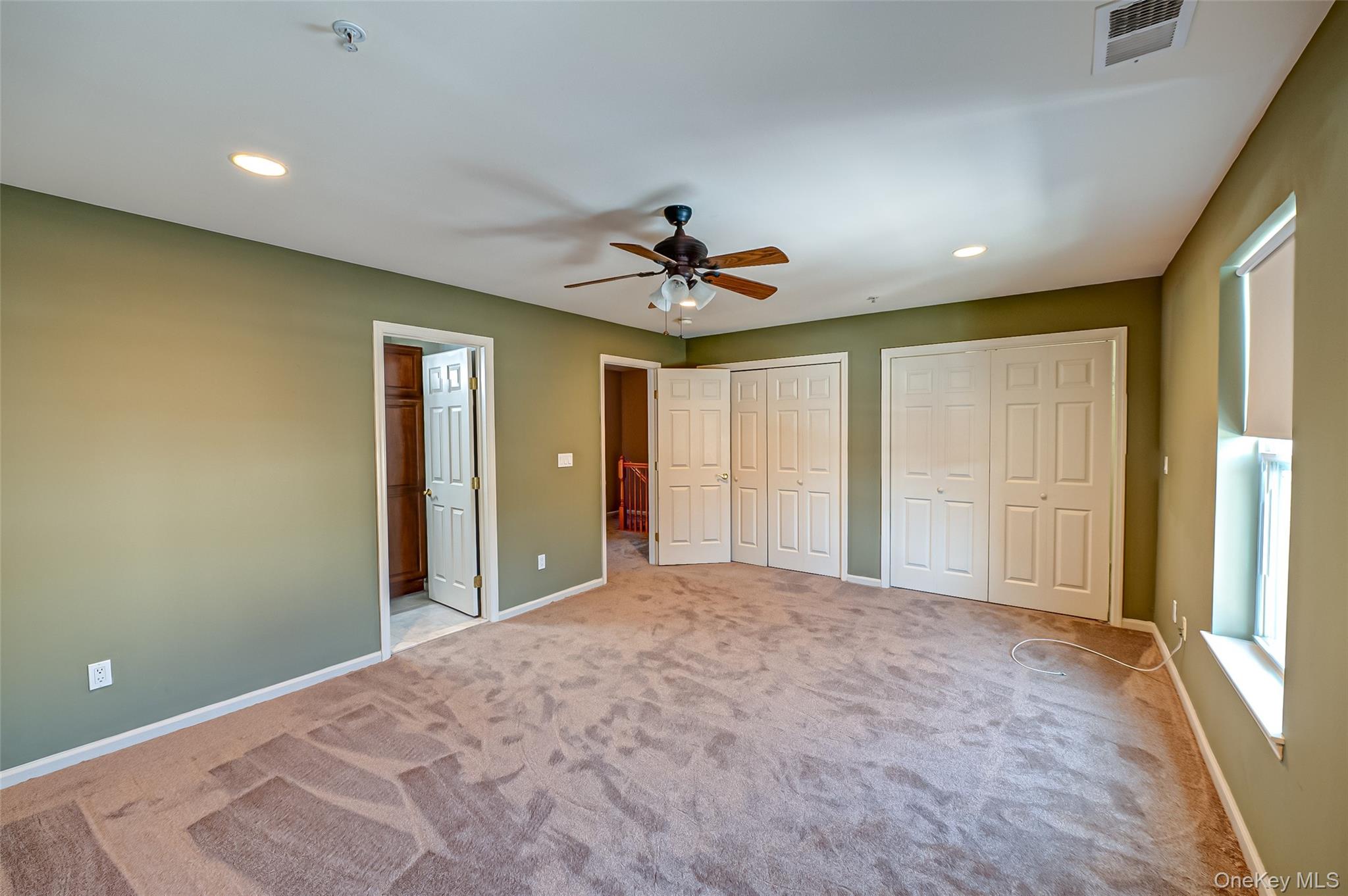 28 Lorien Place, Melville, NY 11747