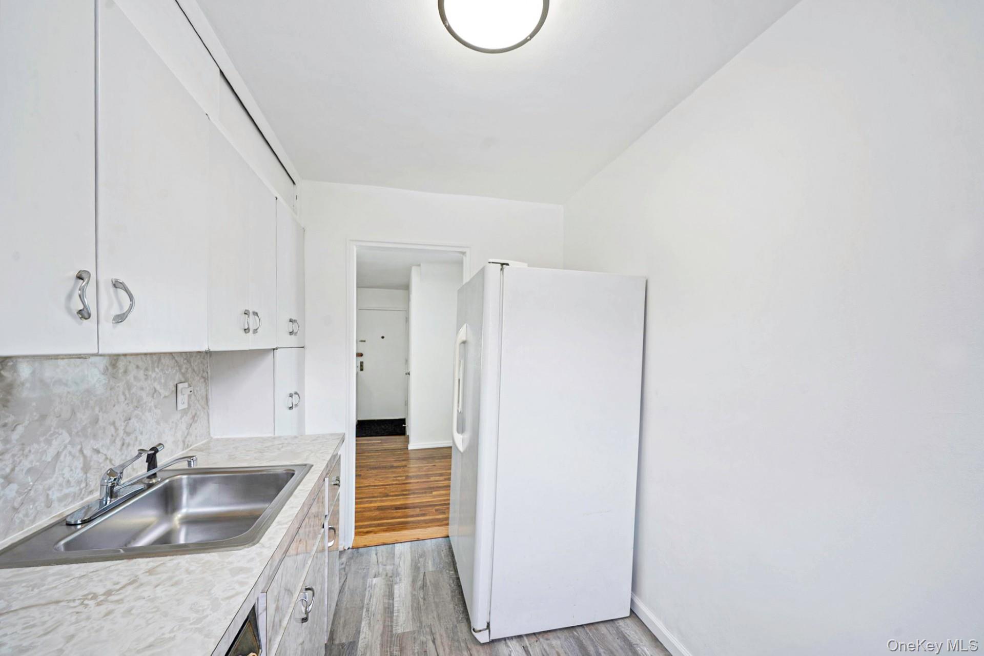 1346 Bell Blvd # 211, Bayside, NY 11360