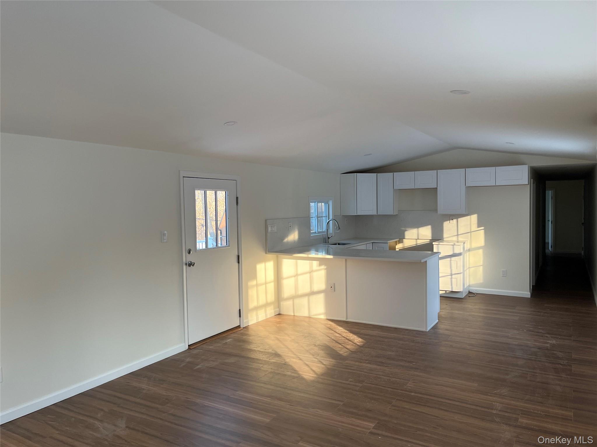 1 Walnut Park Lane, Milton, NY 12547