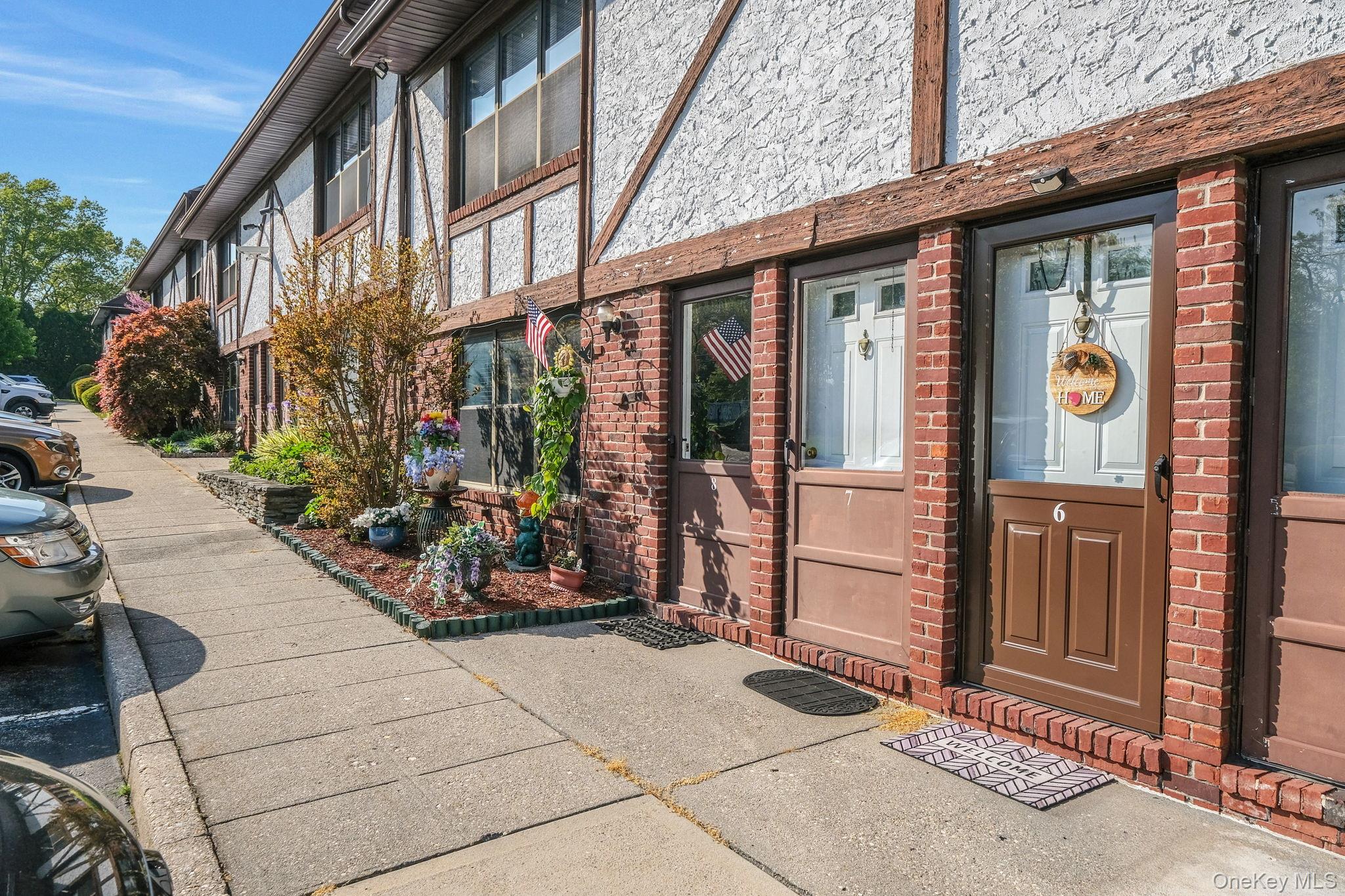 6 Bailey # 6, Middle Island, NY 11953