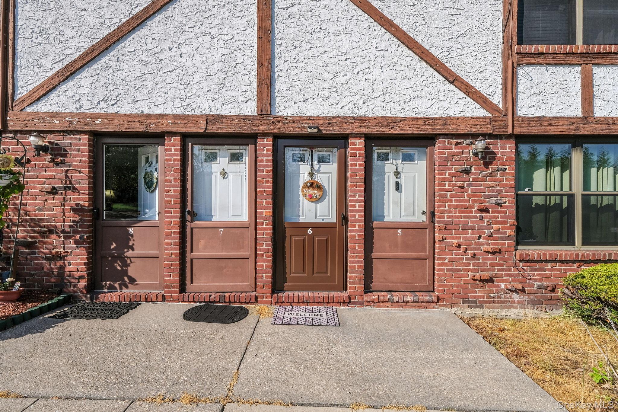 6 Bailey # 6, Middle Island, NY 11953