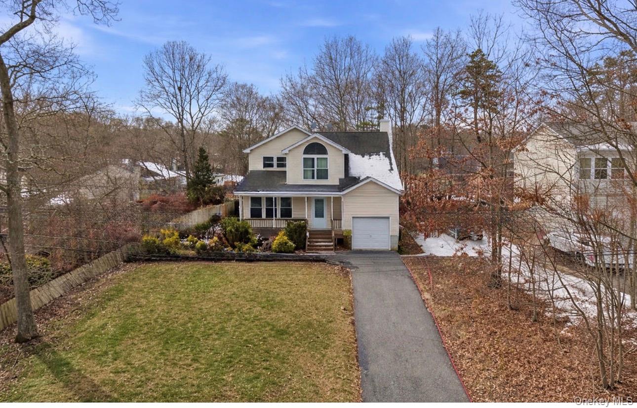 134 W Yaphank Road, Coram, NY 11727