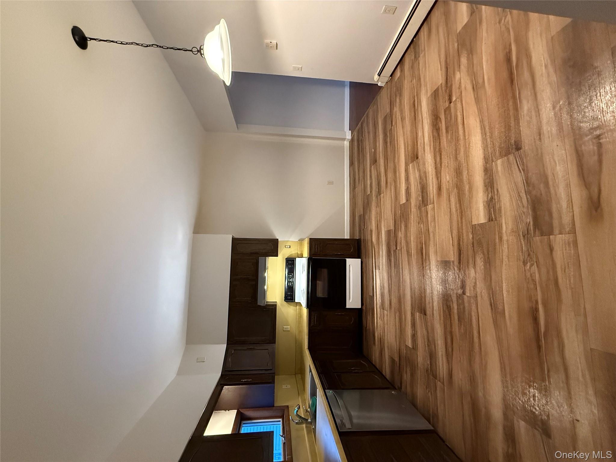 90 W Main Street, Walden, NY 12586