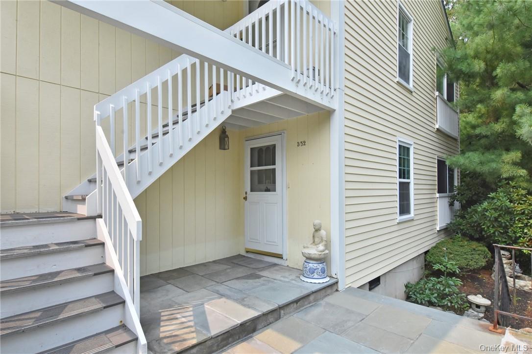 352 Carroll Close, Tarrytown, NY 10591