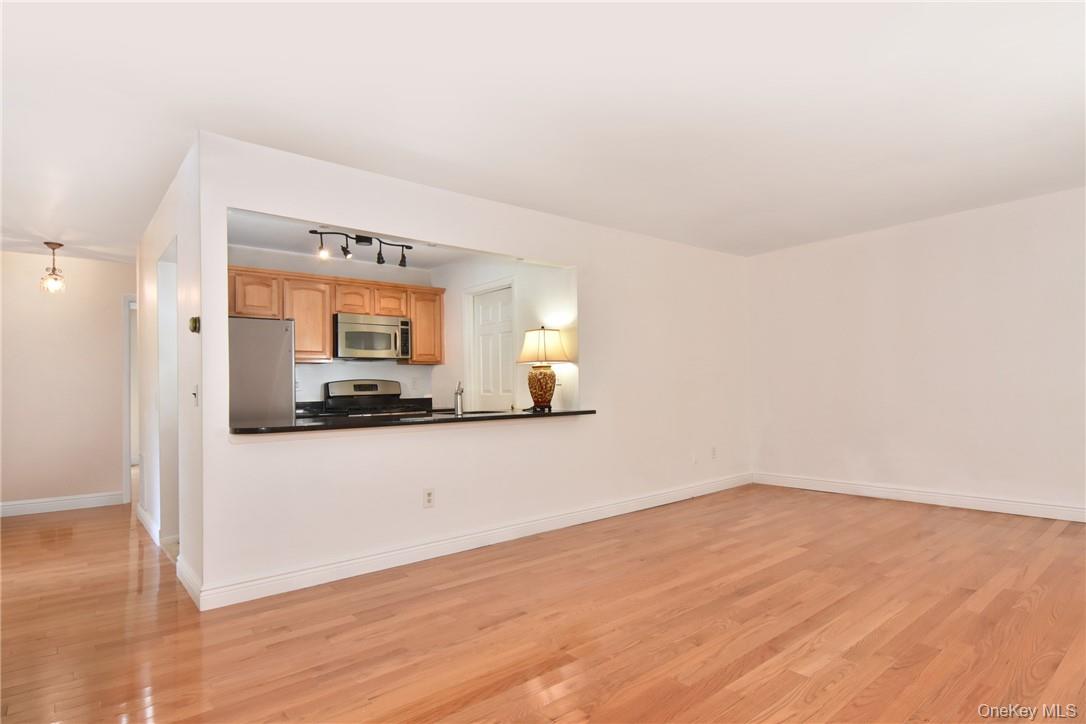 352 Carroll Close, Tarrytown, NY 10591