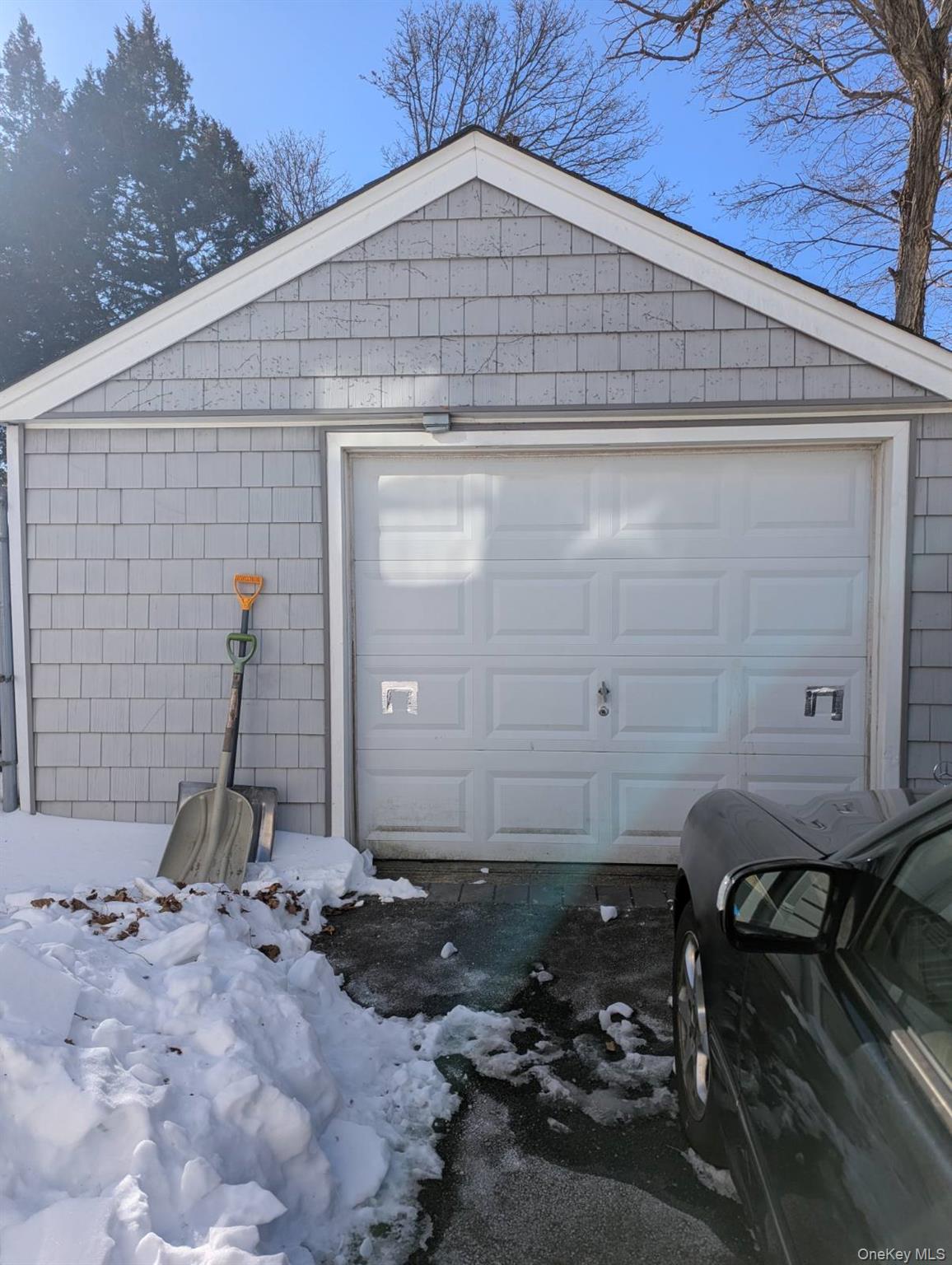 209 S 11th Street, Lindenhurst, NY 11757