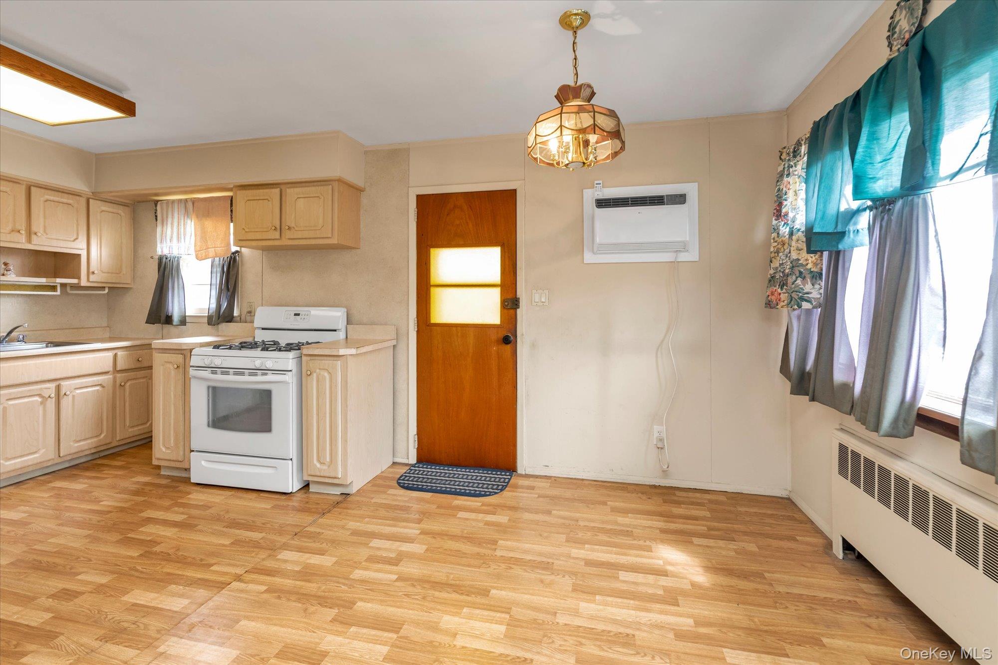 20 Hunter Avenue, Valley Stream, NY 11580