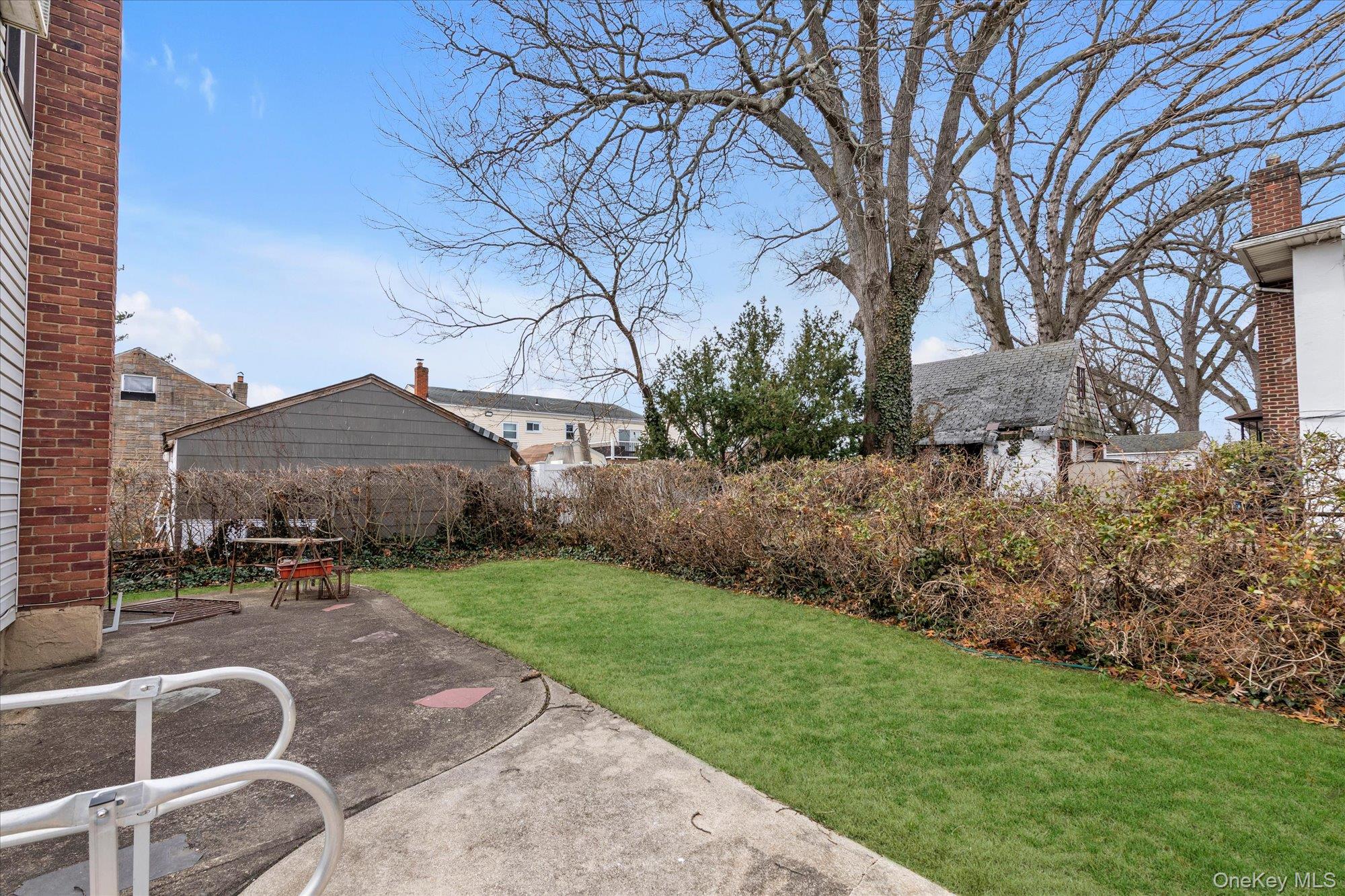 20 Hunter Avenue, Valley Stream, NY 11580