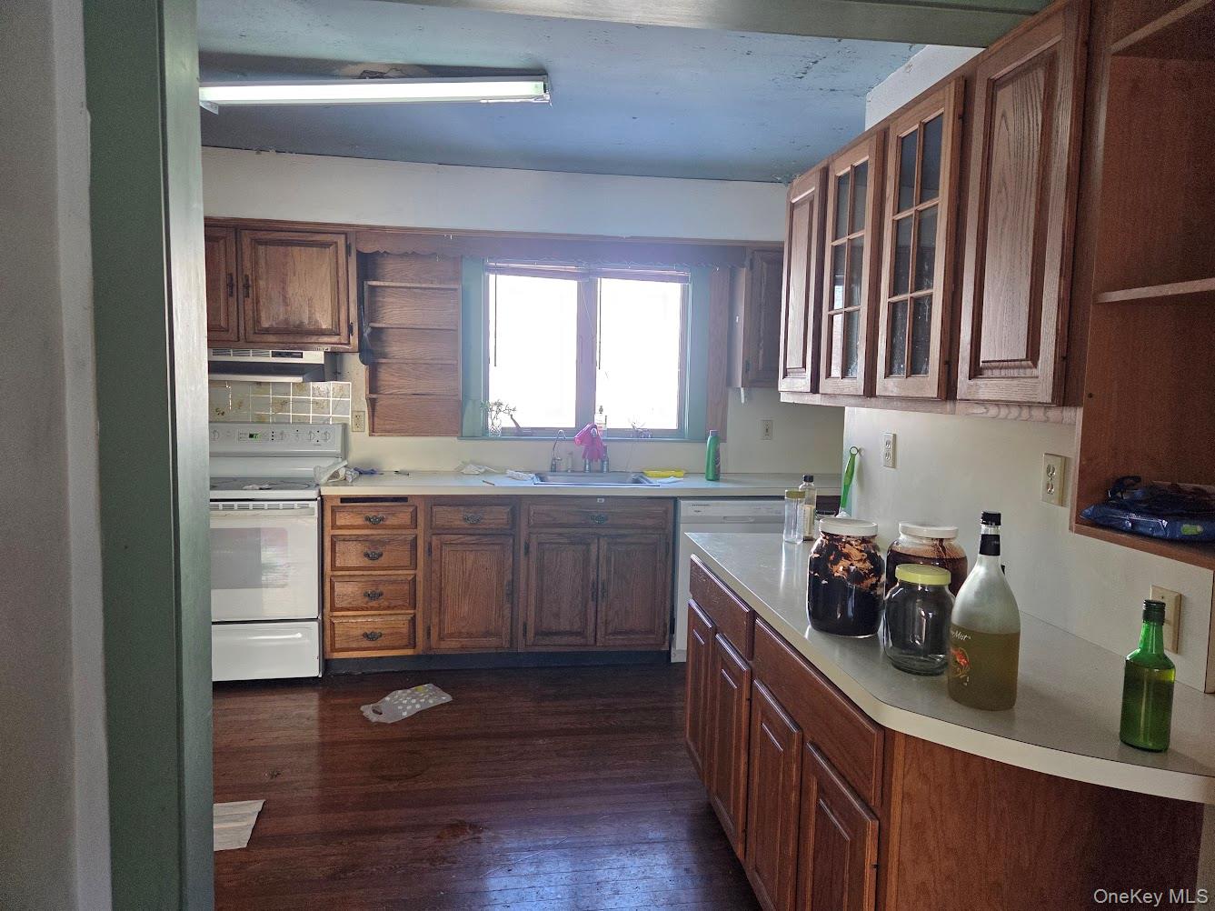 5 Milton Street, Hicksville, NY 11801