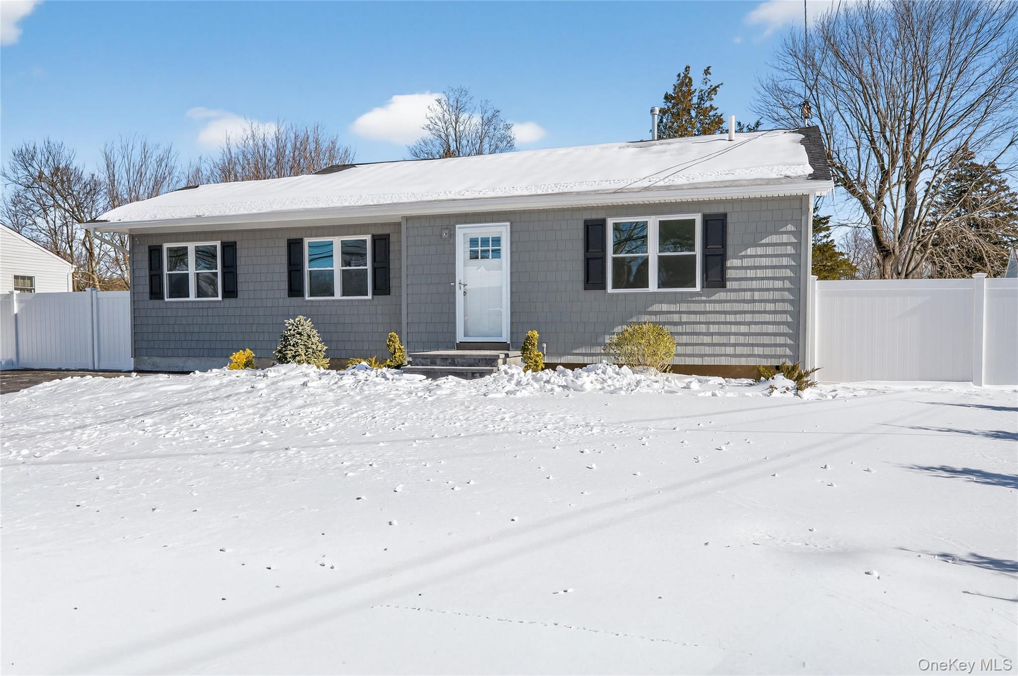 1667 Manatuck, Bay Shore, NY 11706