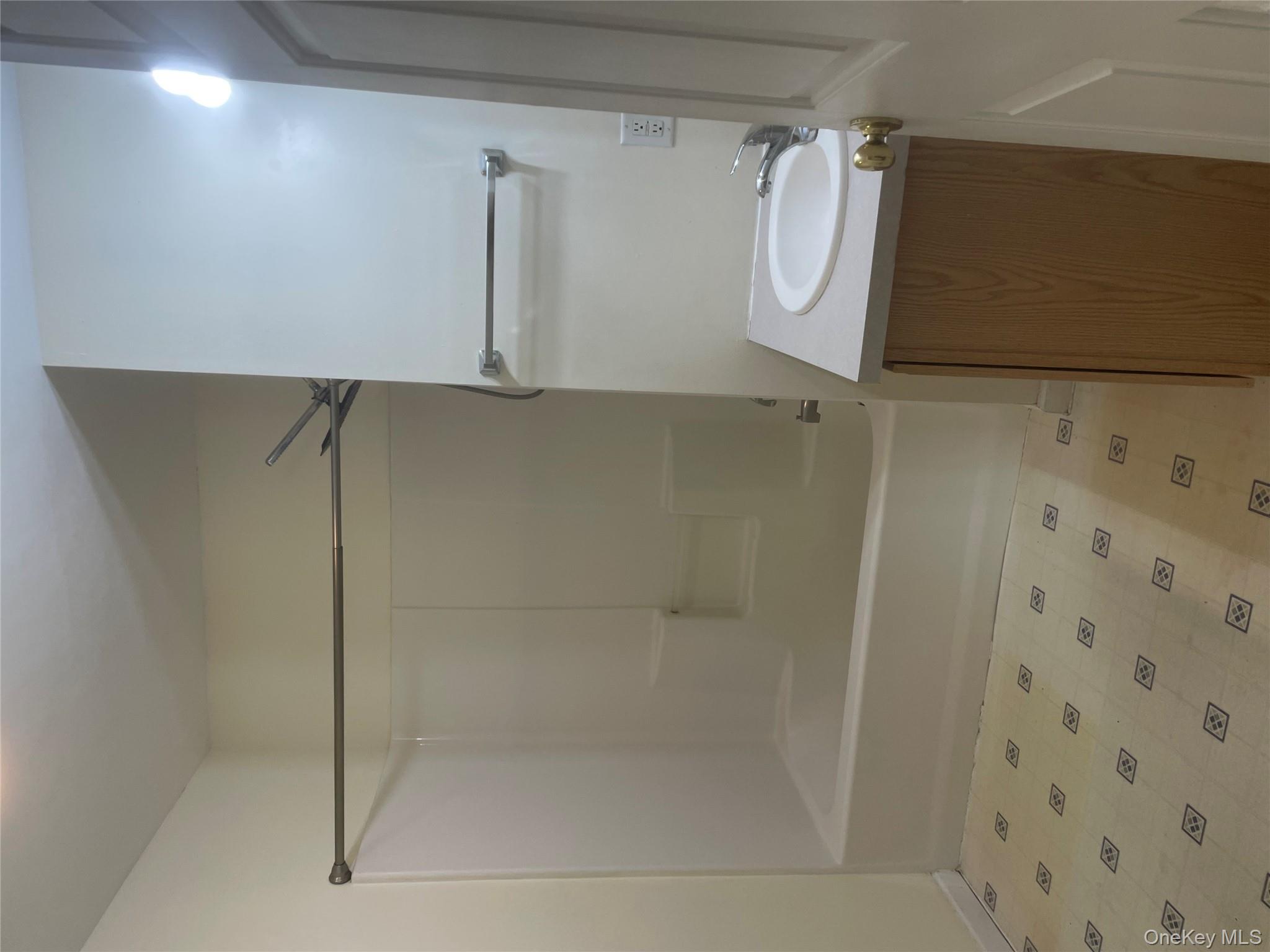 696 South Street # Unit 2, Highland, NY 12528