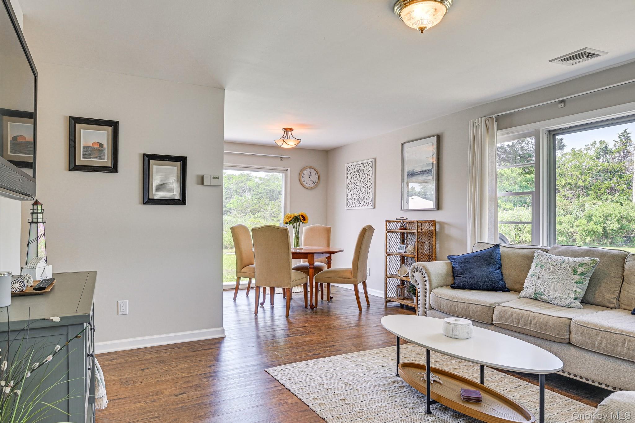 25 Seatuck Lane, Remsenburg, NY 11960