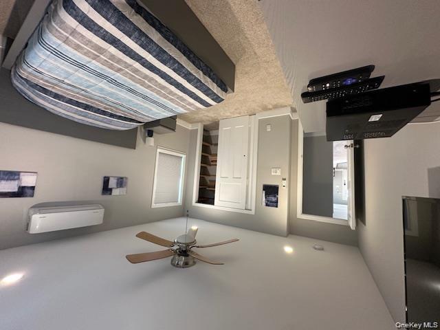 884 Beach Street, Lindenhurst, NY 11757