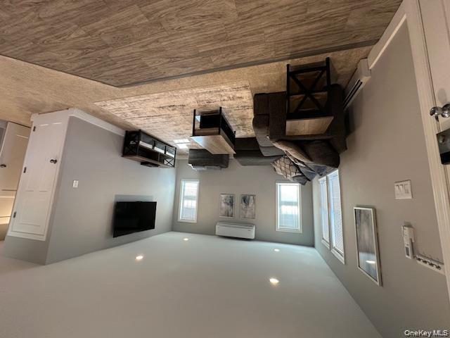 884 Beach Street, Lindenhurst, NY 11757