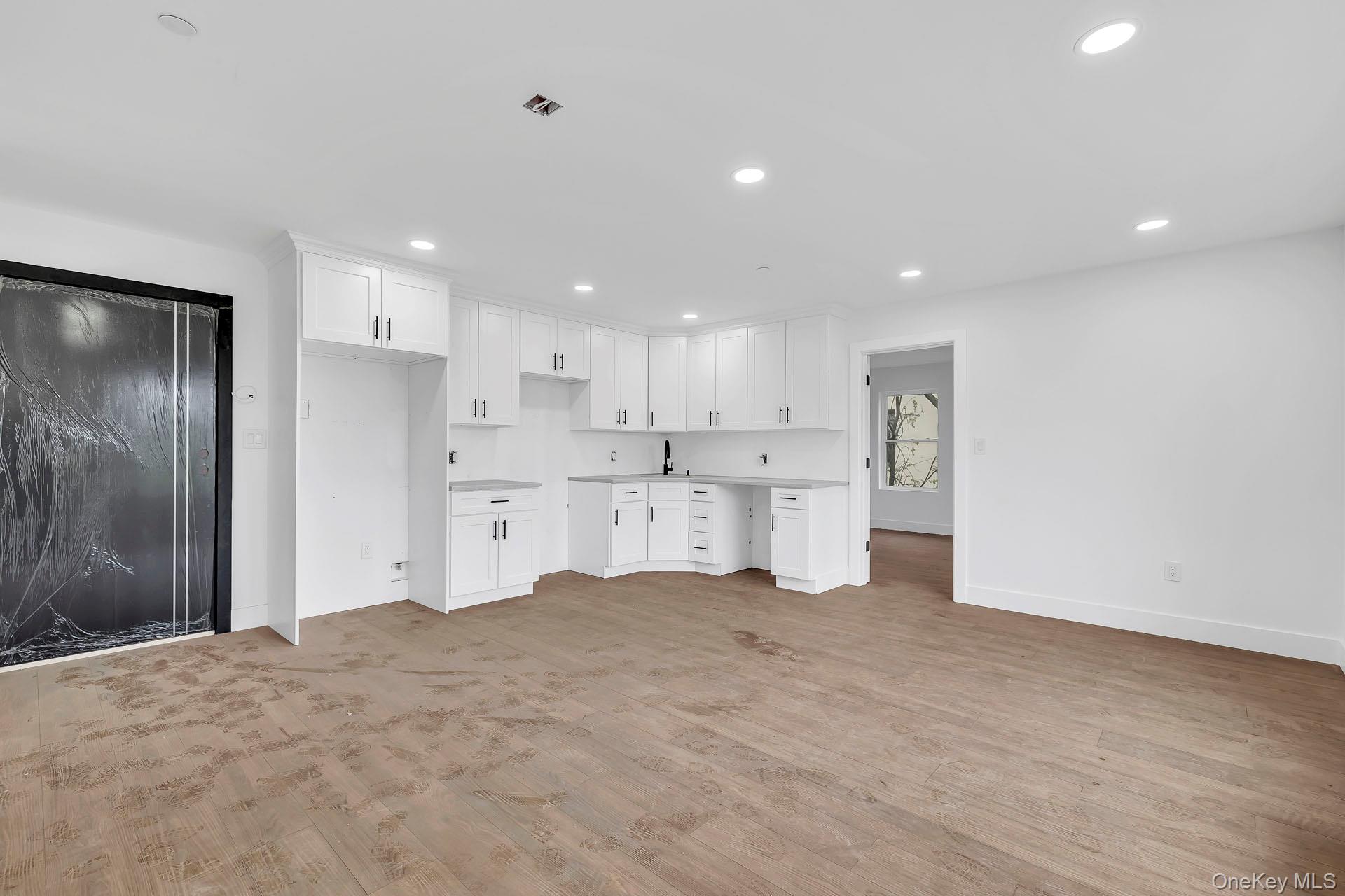 74 Broadway # 2C, Freeport, NY 11520