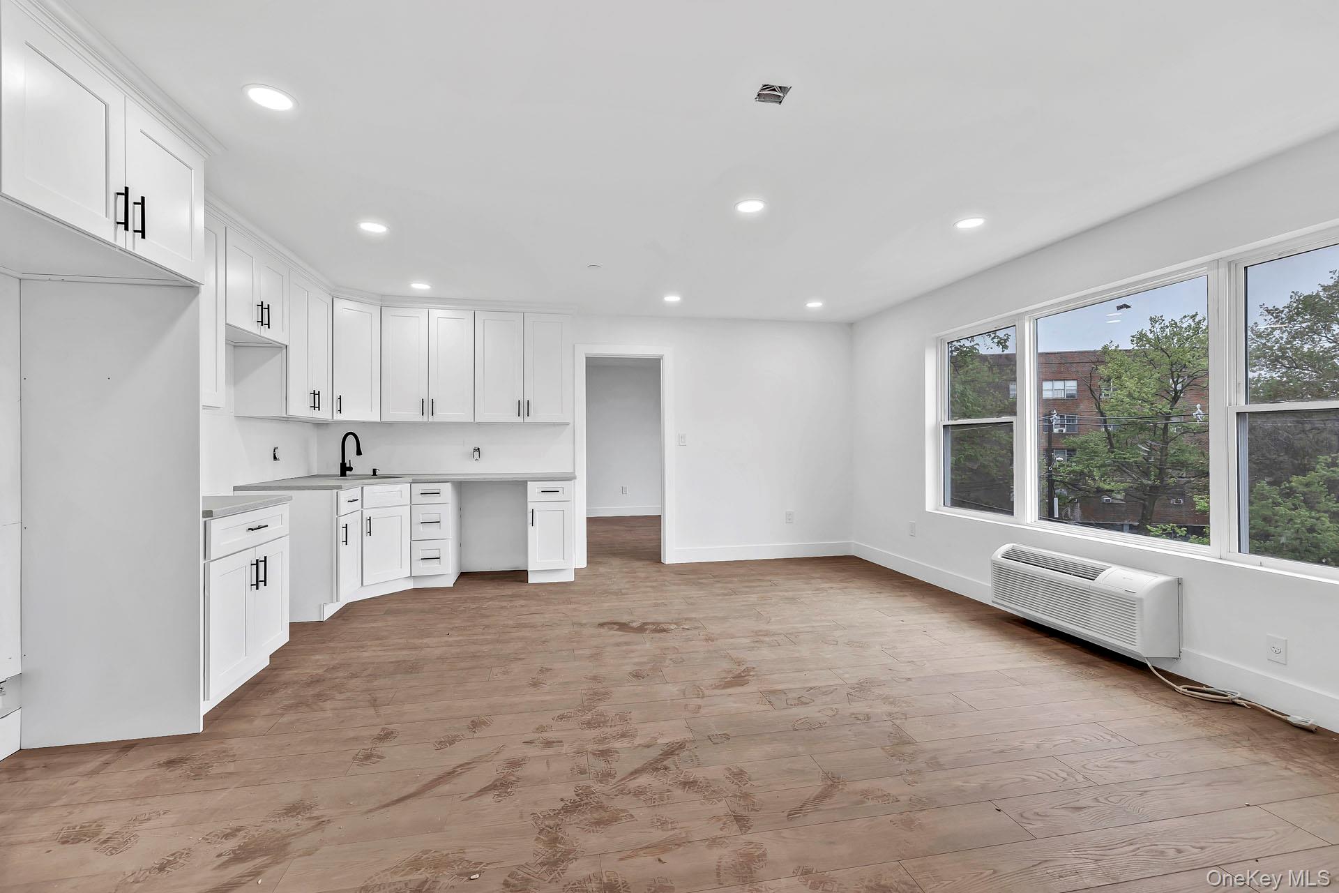 74 Broadway # 2C, Freeport, NY 11520