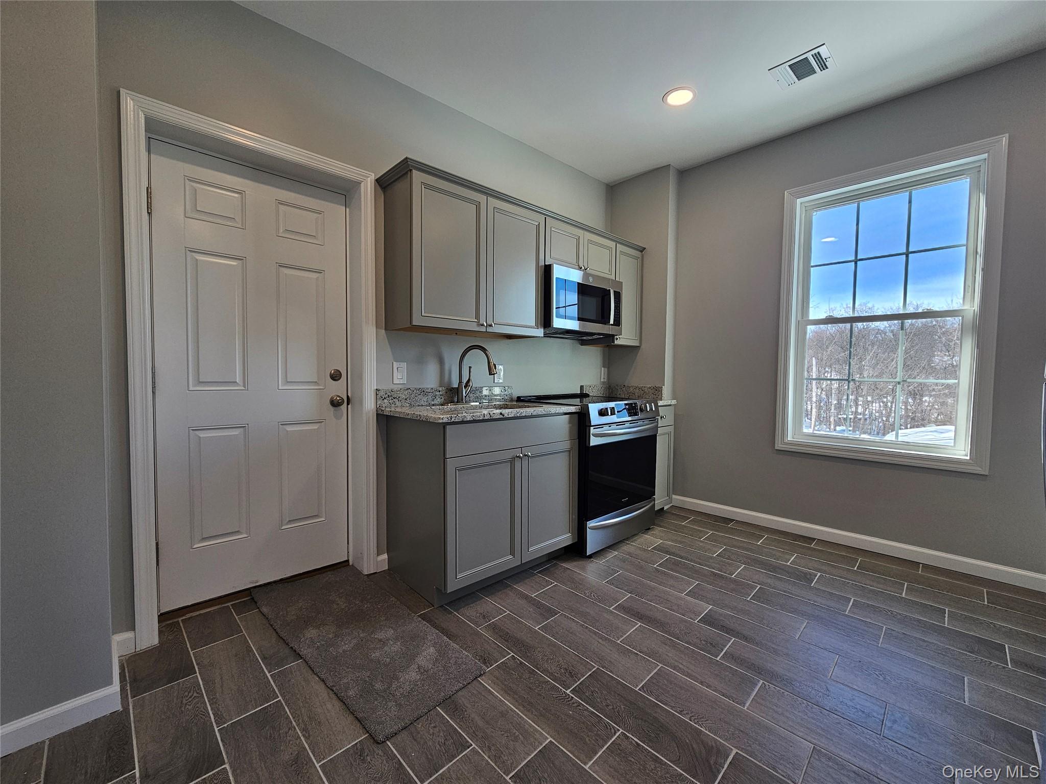 139 W Main Street, Walden, NY 12586