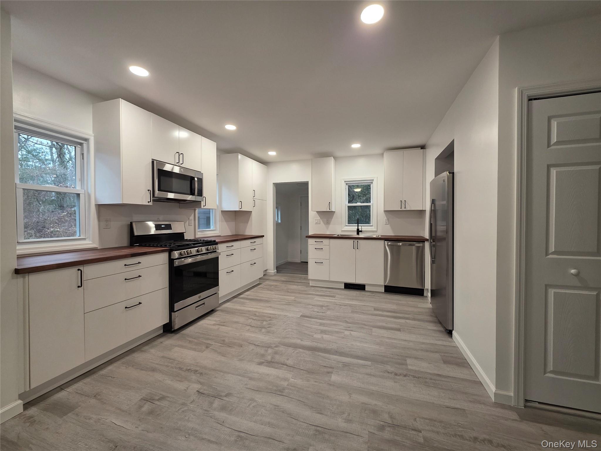 200 Deforest Road, Dix Hills, NY 11746