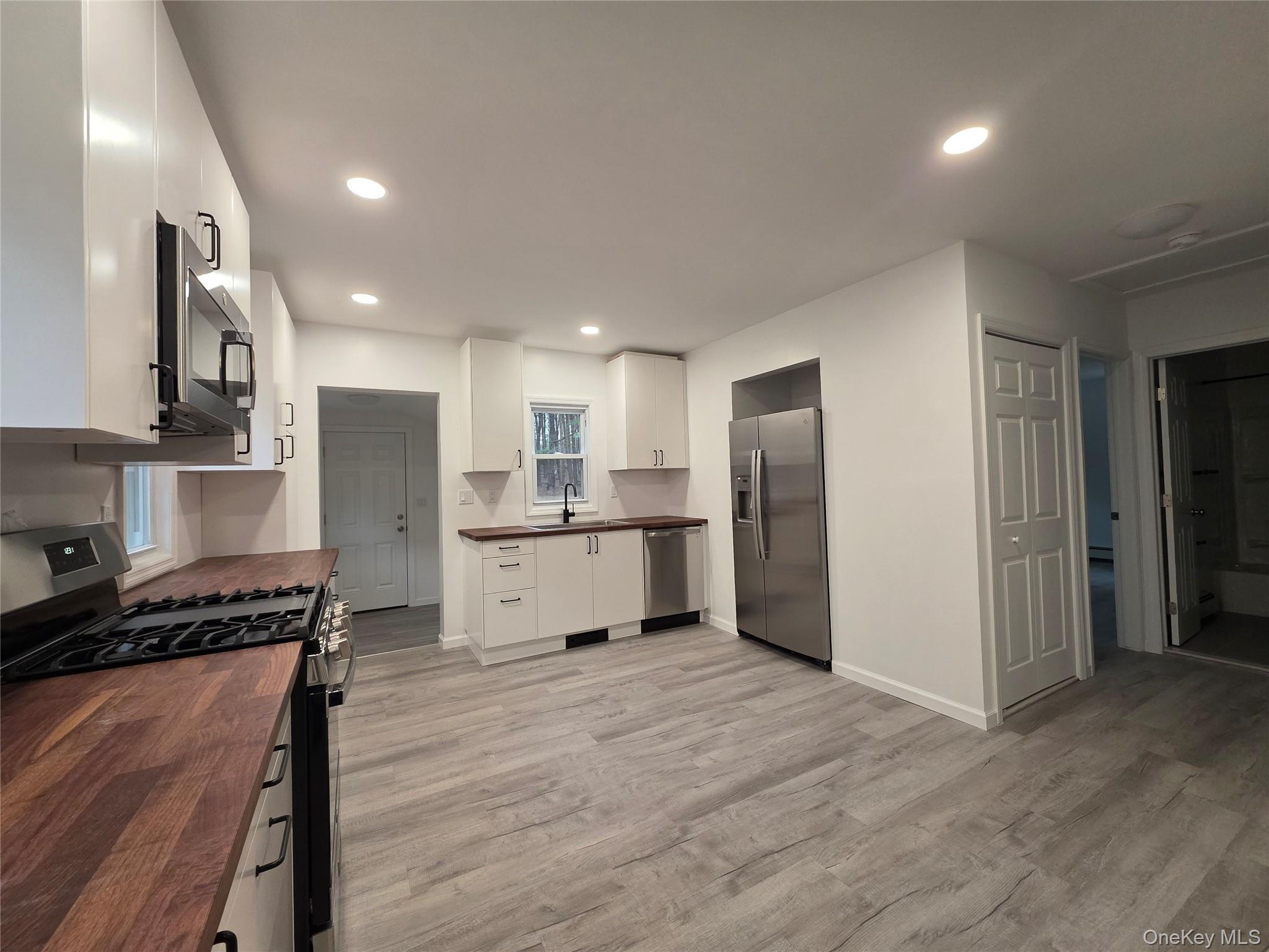 200 Deforest Road, Dix Hills, NY 11746