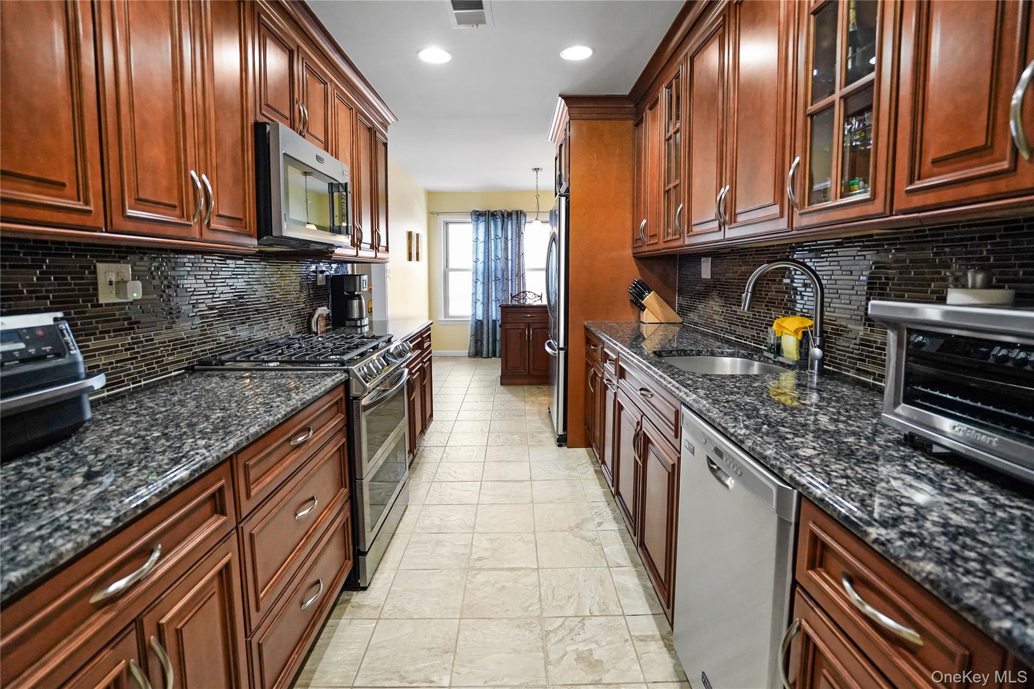 2860 Nicole Court, Oceanside, NY 11572