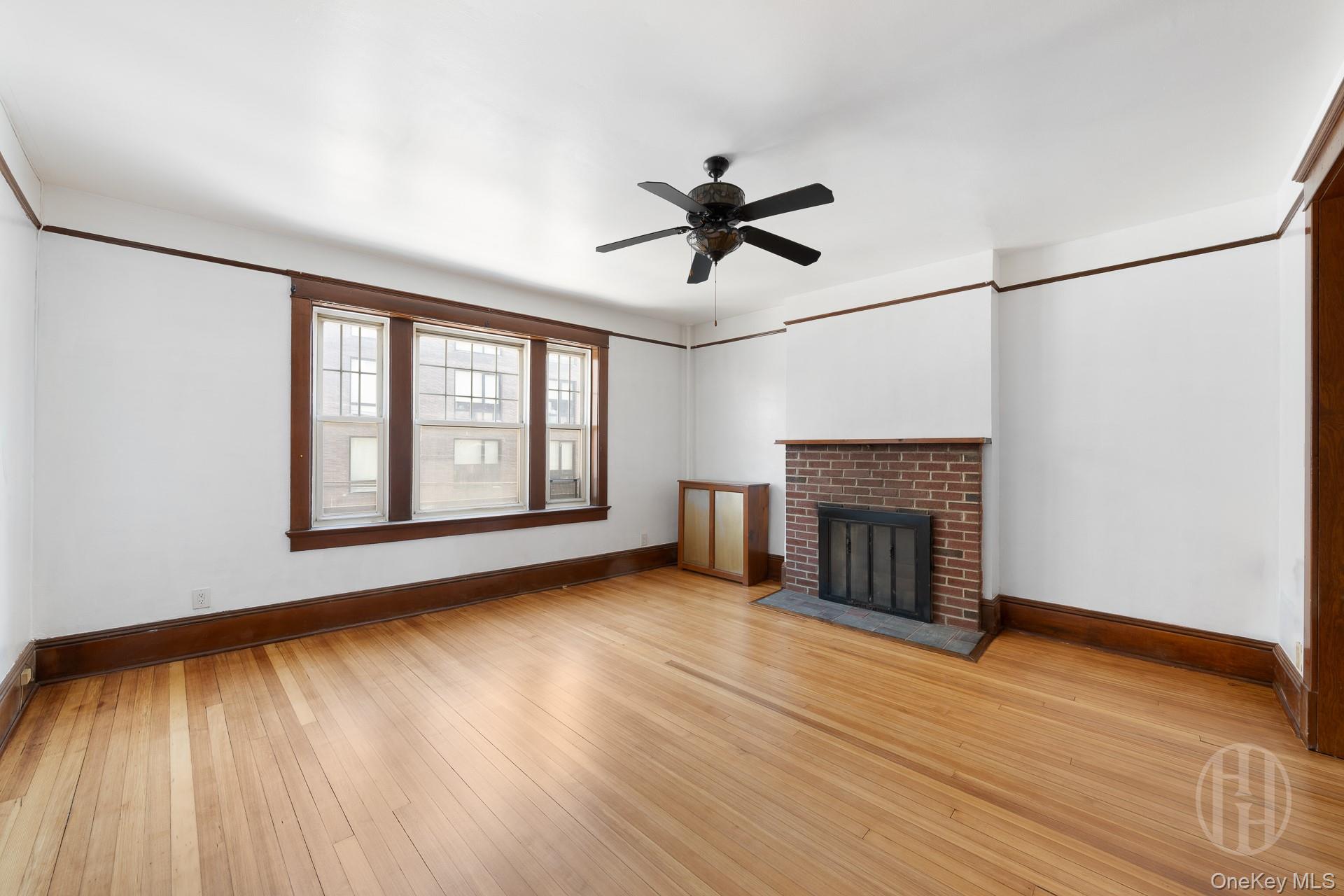 27 Locust Avenue # 2S, New Rochelle, NY 10801