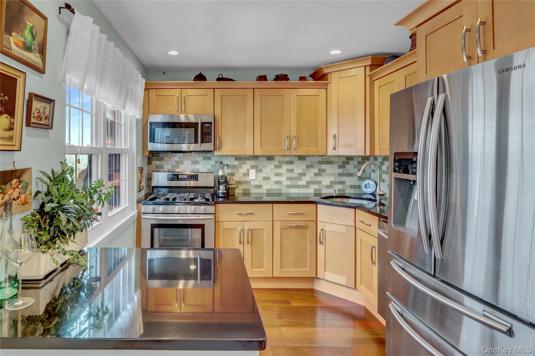 219 Mariners Way, Copiague, NY 11726