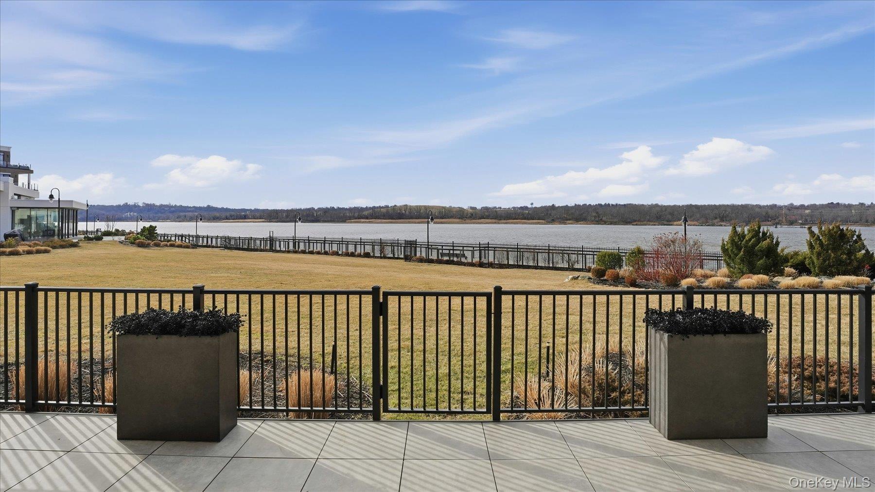 10 Shore Road # 108, Glenwood Landing, NY 11547