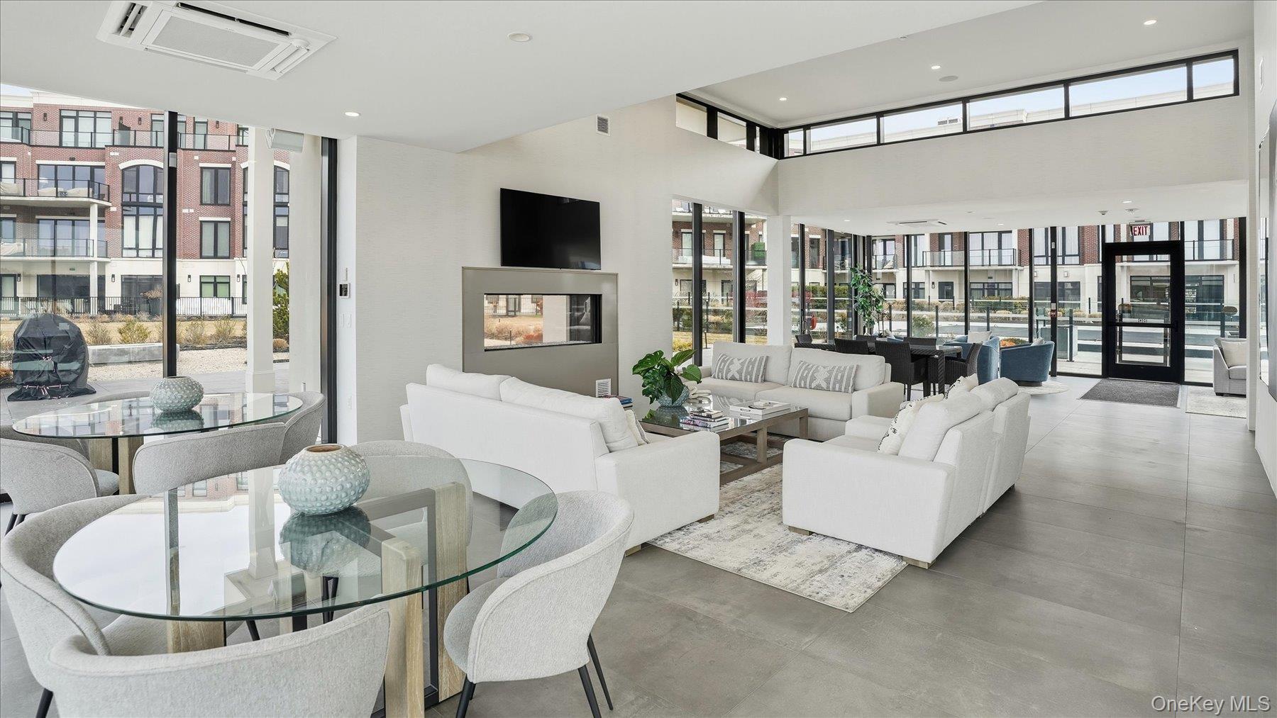 10 Shore Road # 108, Glenwood Landing, NY 11547