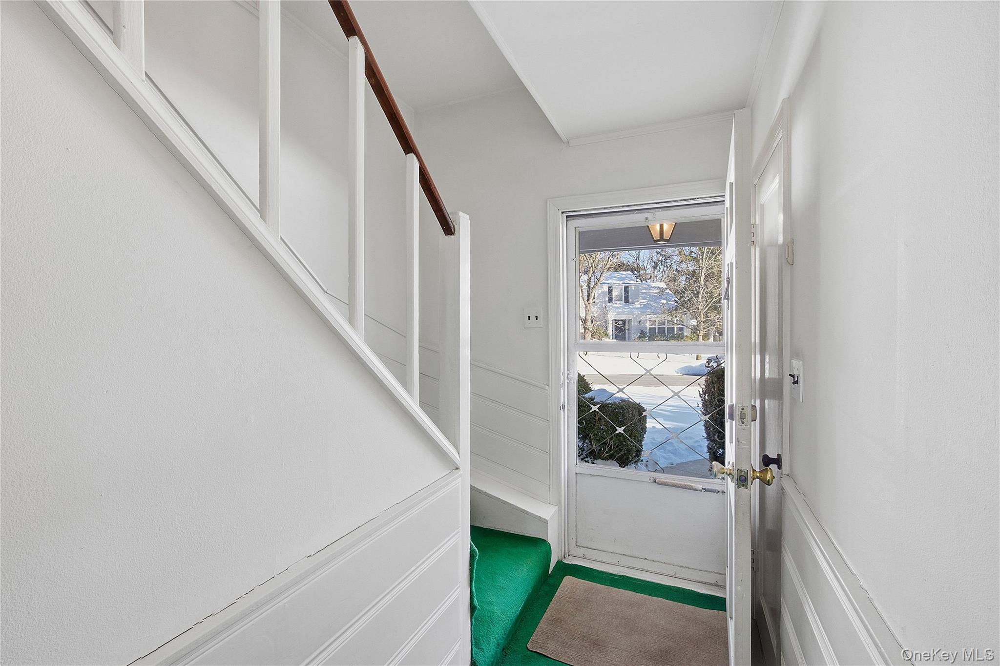 79 Appletree Lane, Roslyn Heights, NY 11577