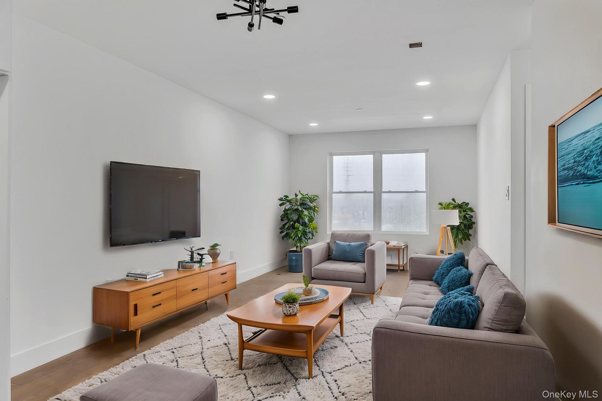 74 Broadway # 2B, Freeport, NY 11520