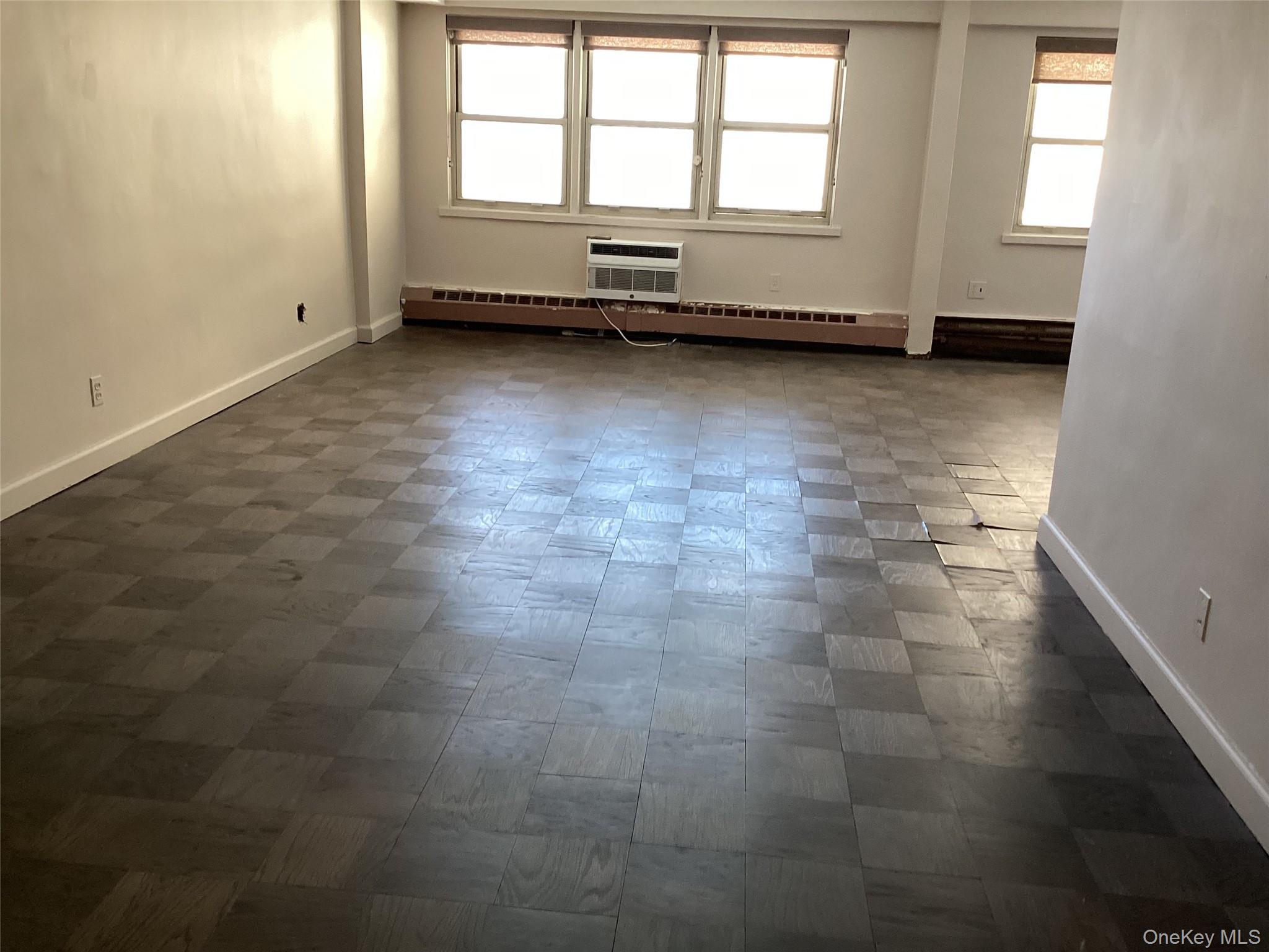 25 Neptune Boulevard # 4F, Long Beach, NY 11561