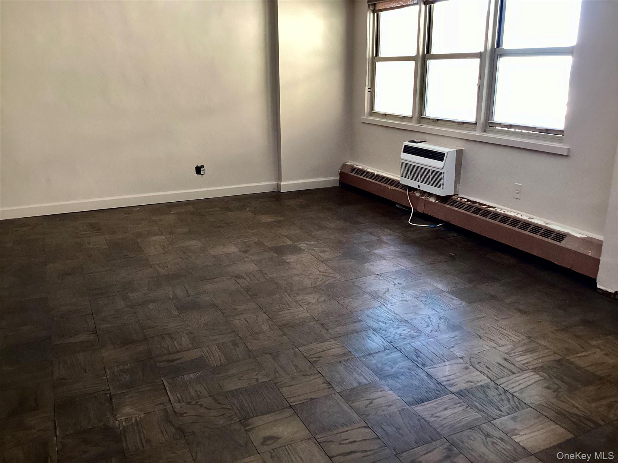 25 Neptune Boulevard # 4F, Long Beach, NY 11561