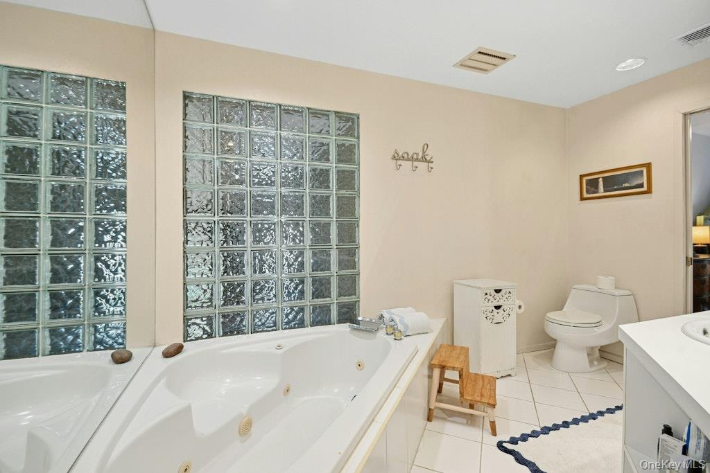 40 Idle Day Drive, Centerport, NY 11721