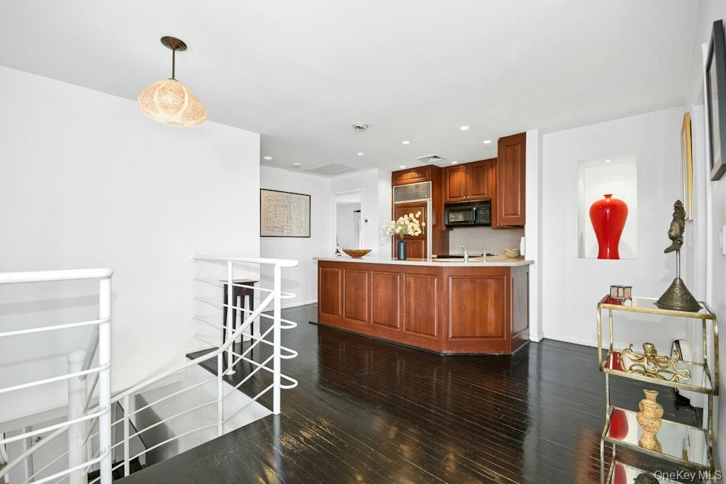 40 Idle Day Drive, Centerport, NY 11721