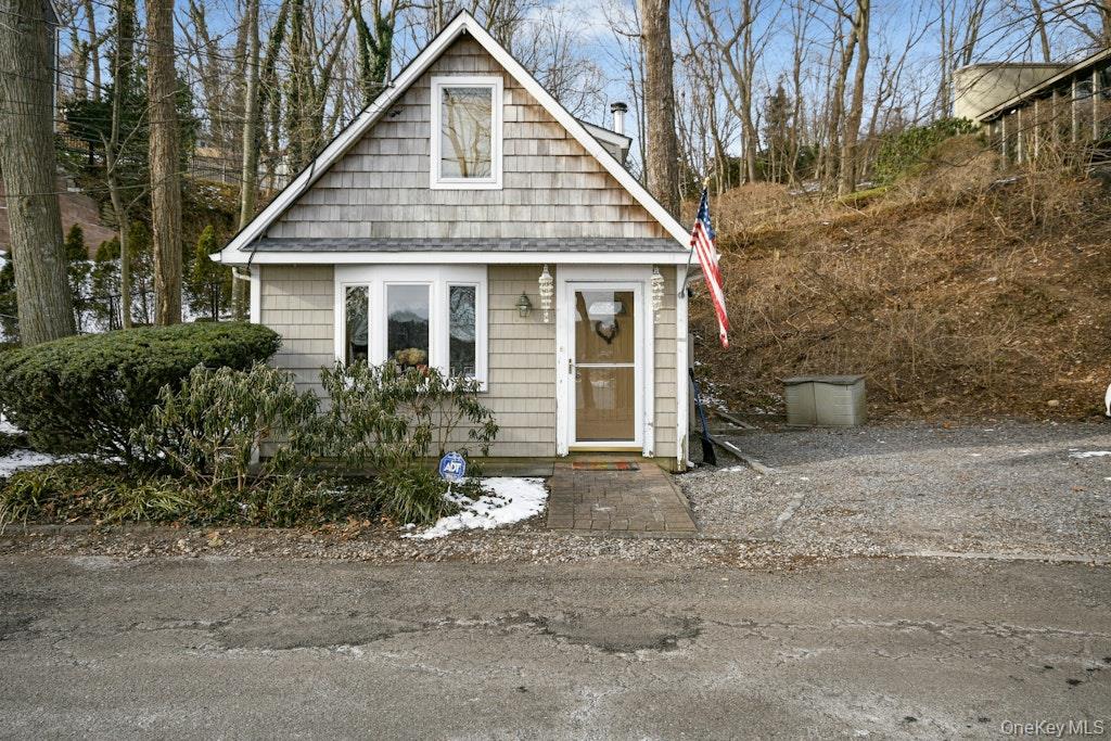 40 Idle Day Drive, Centerport, NY 11721