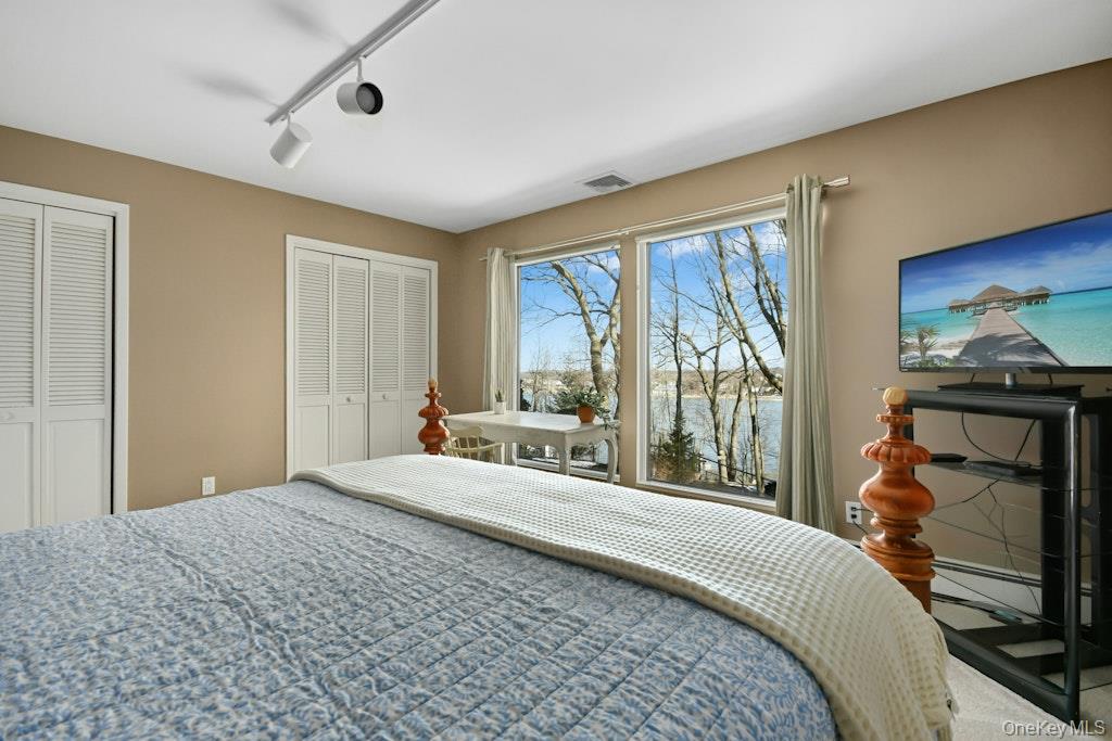 40 Idle Day Drive, Centerport, NY 11721