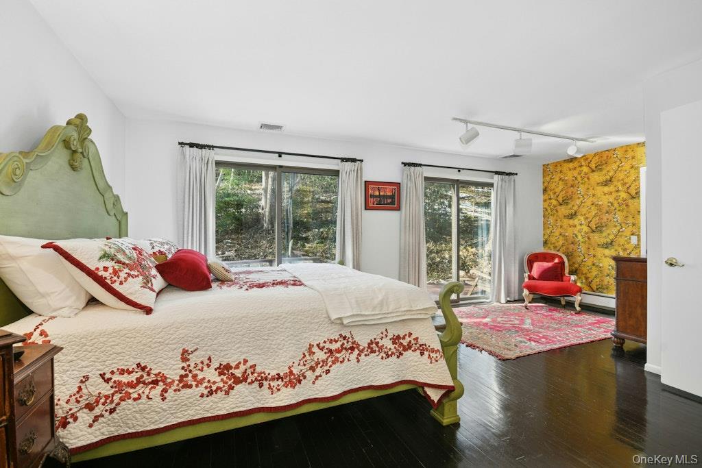 40 Idle Day Drive, Centerport, NY 11721