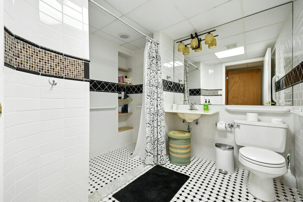 40 Idle Day Drive, Centerport, NY 11721