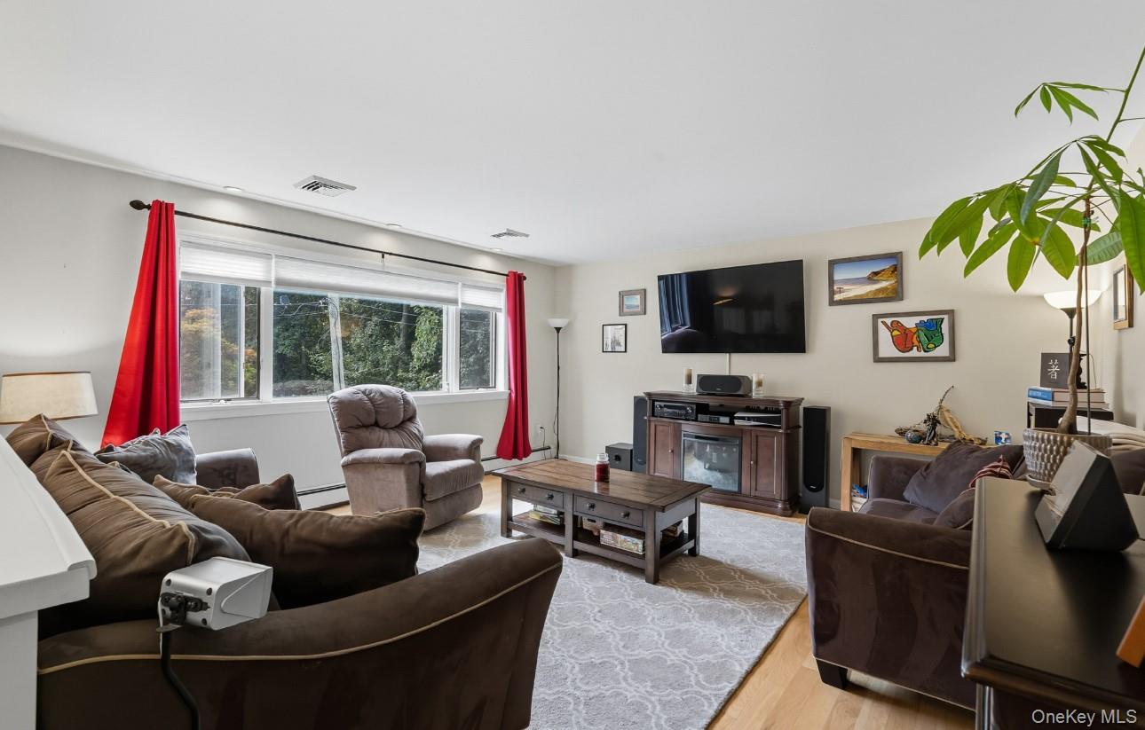 12 Crestview Drive, White Plains, NY 10604