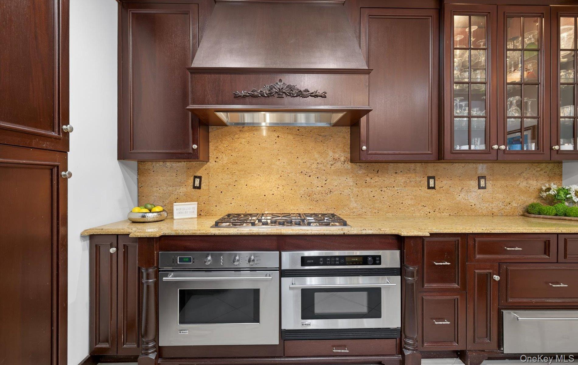 14 Miro Place, Port Washington, NY 11050