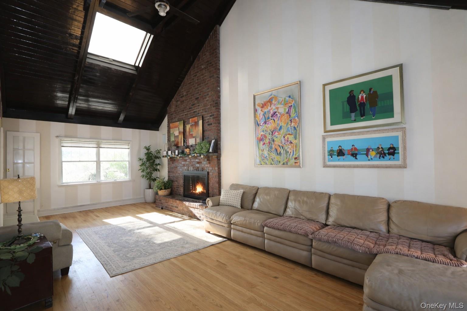 25 Centre Street, Lynbrook, NY 11563