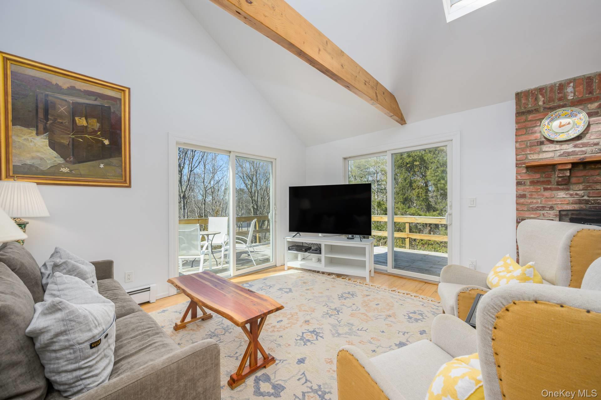 14 Birdie Lane, East Hampton, NY 11937