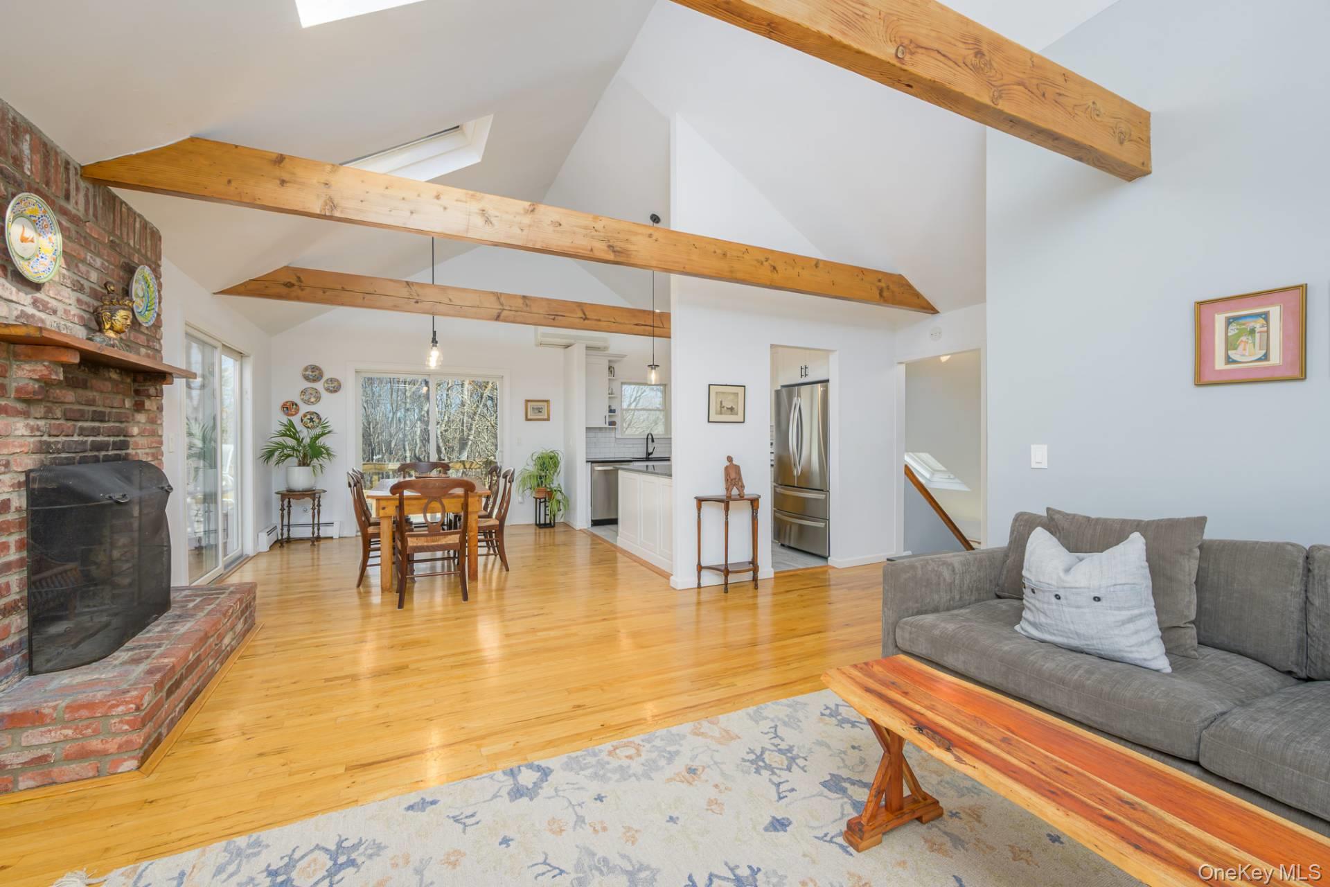 14 Birdie Lane, East Hampton, NY 11937