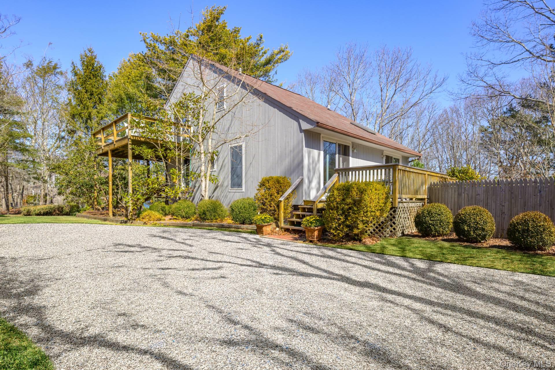 14 Birdie Lane, East Hampton, NY 11937