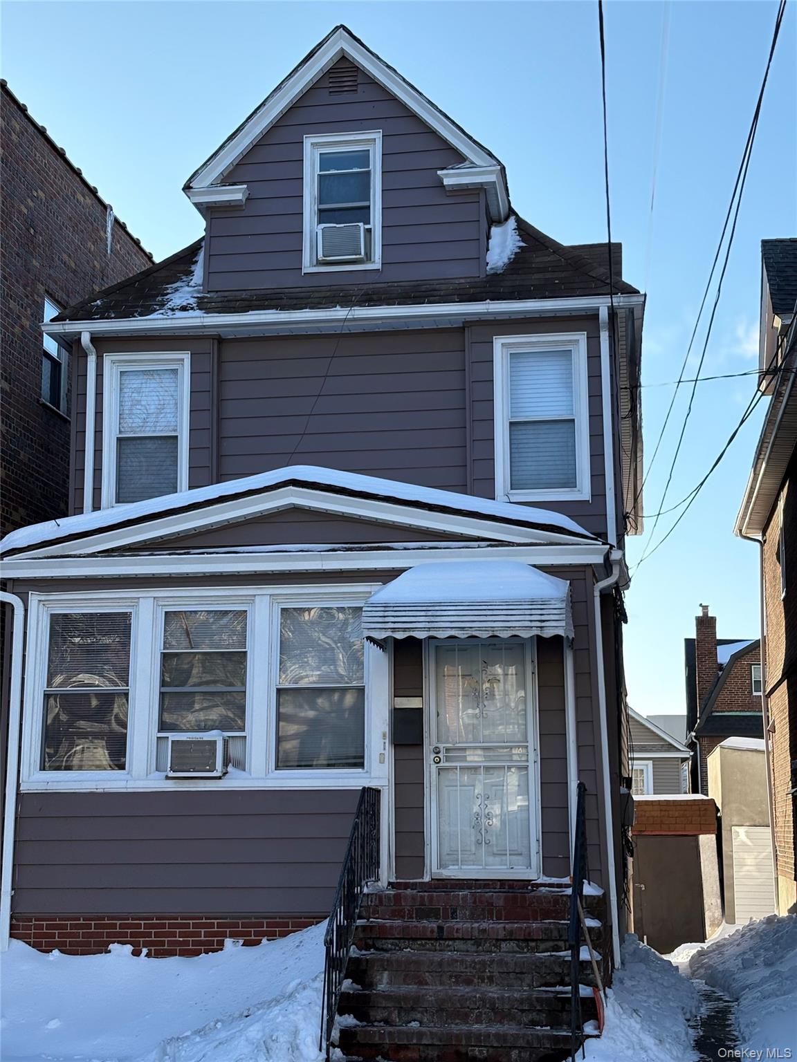 90-40 54th Avenue, Elmhurst, NY 11373